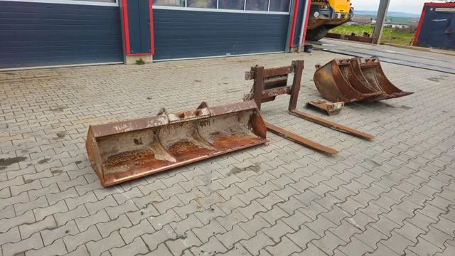 MECALAC 12 MXT Löffel + Gabel Set