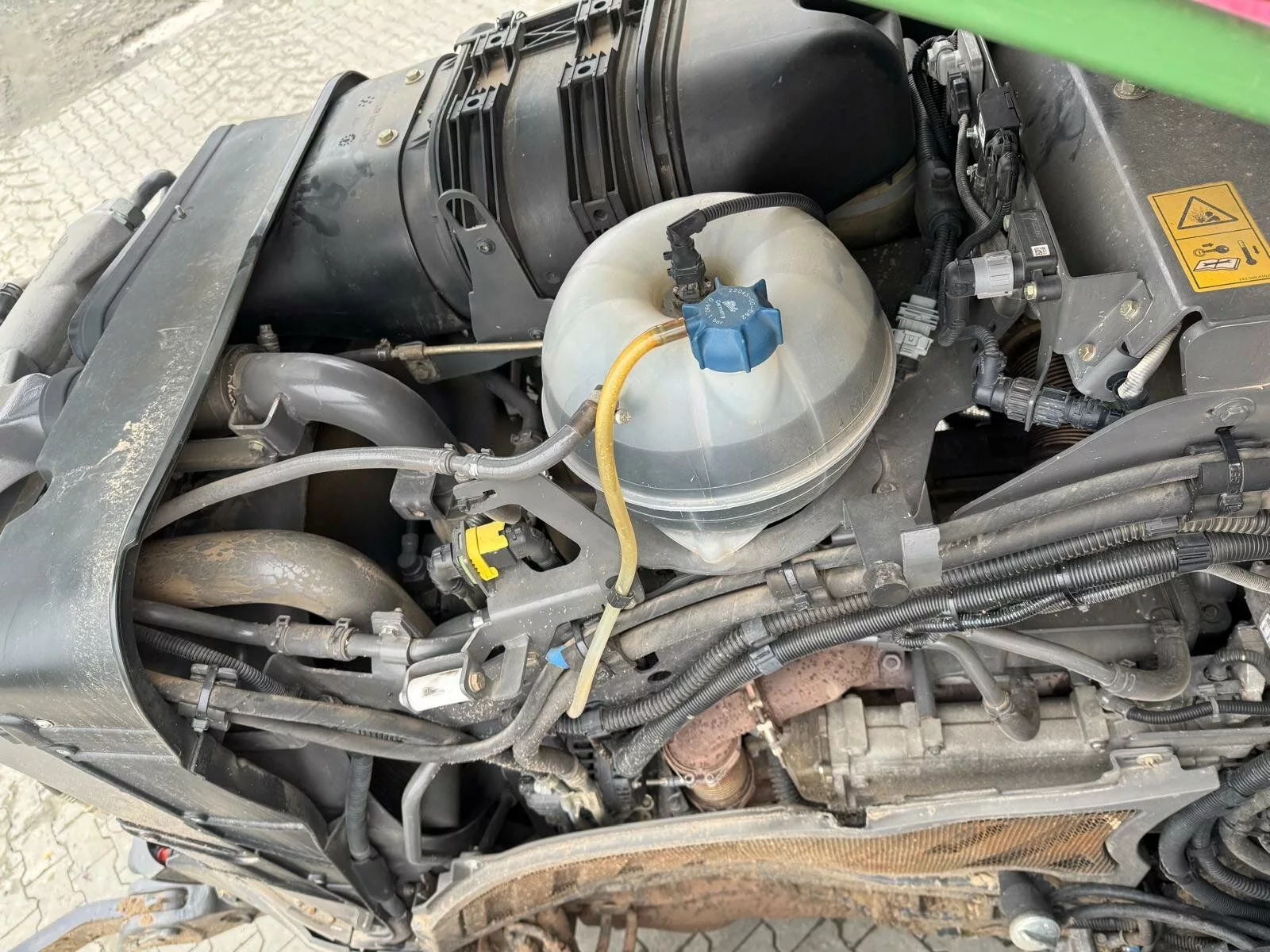 Fahrzeugabbildung Fendt 828 Vario (842) Traktor / Schlepper