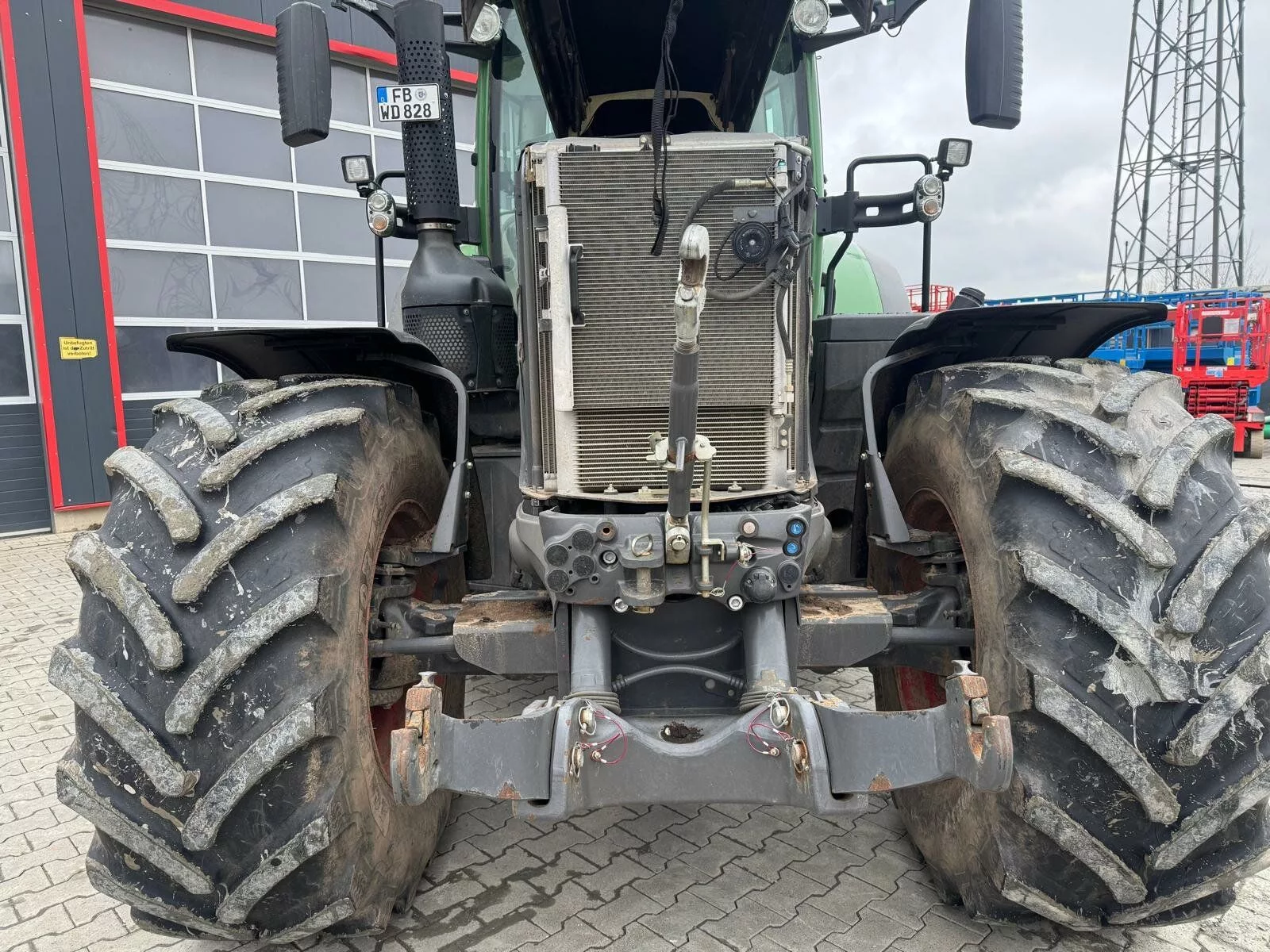 Fahrzeugabbildung Fendt 828 Vario (842) Traktor / Schlepper