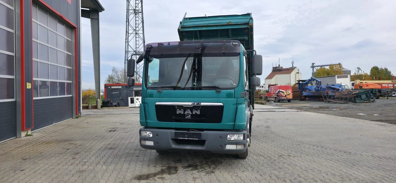 Fahrzeugabbildung MAN 8.180 BB 4x2 / 3 S. Meiller