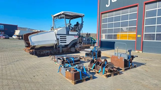 Vögele Super 1800-2 TV/ 2m Verbreiterung Paver/Fertiger