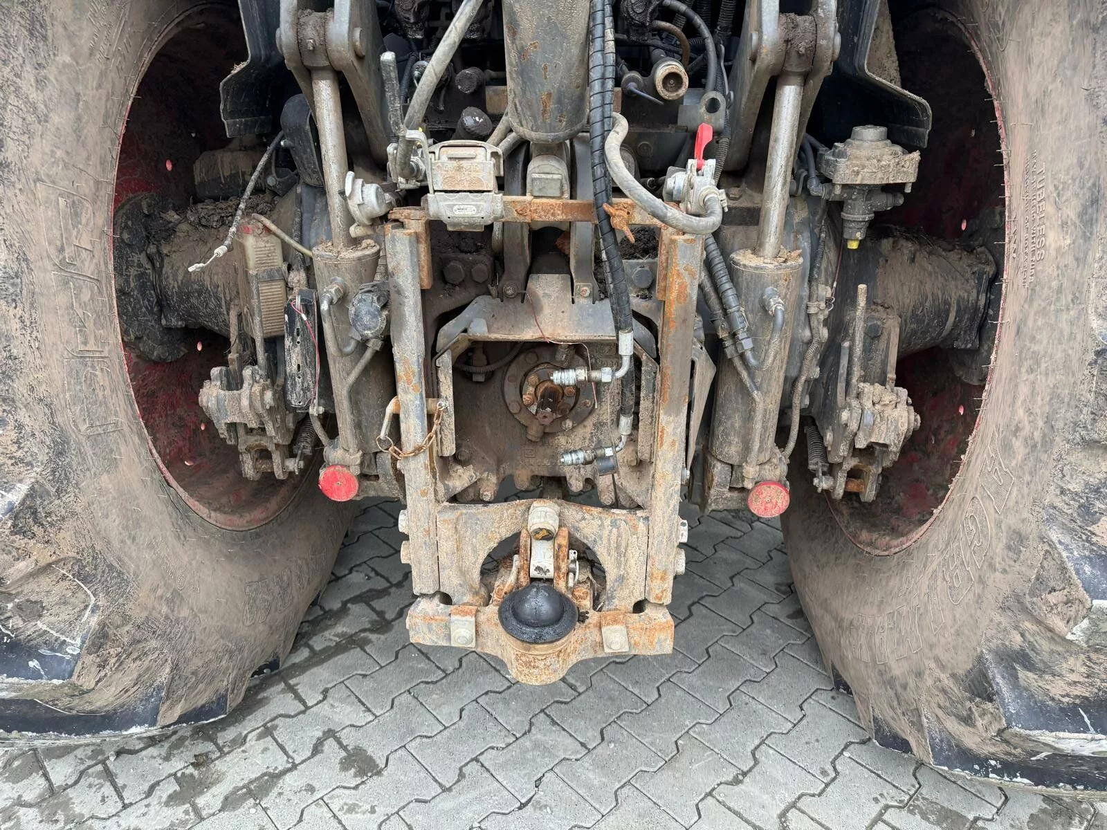 Fahrzeugabbildung Fendt 828 Vario (842) Traktor / Schlepper