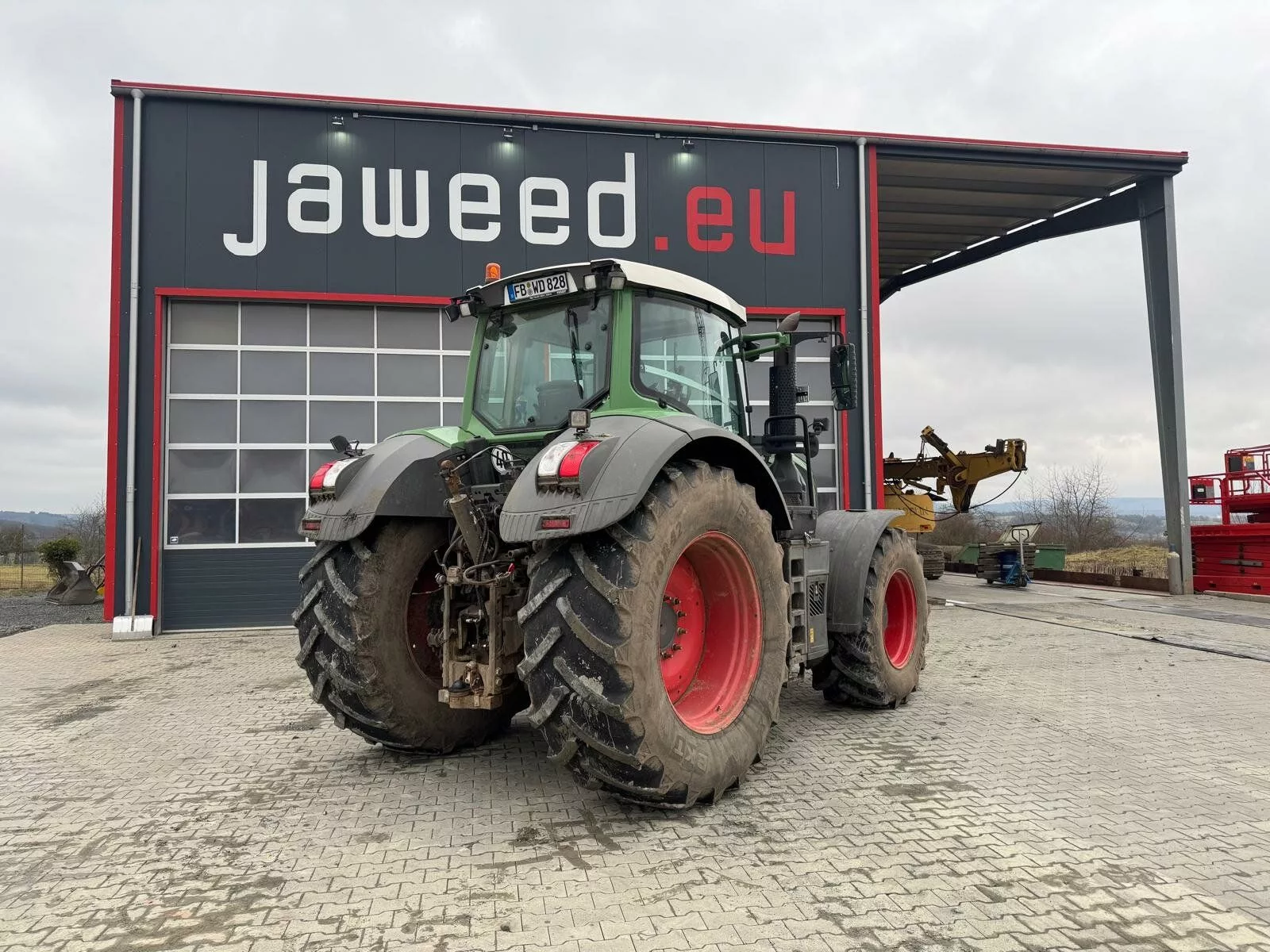 Fahrzeugabbildung Fendt 828 Vario (842) Traktor / Schlepper