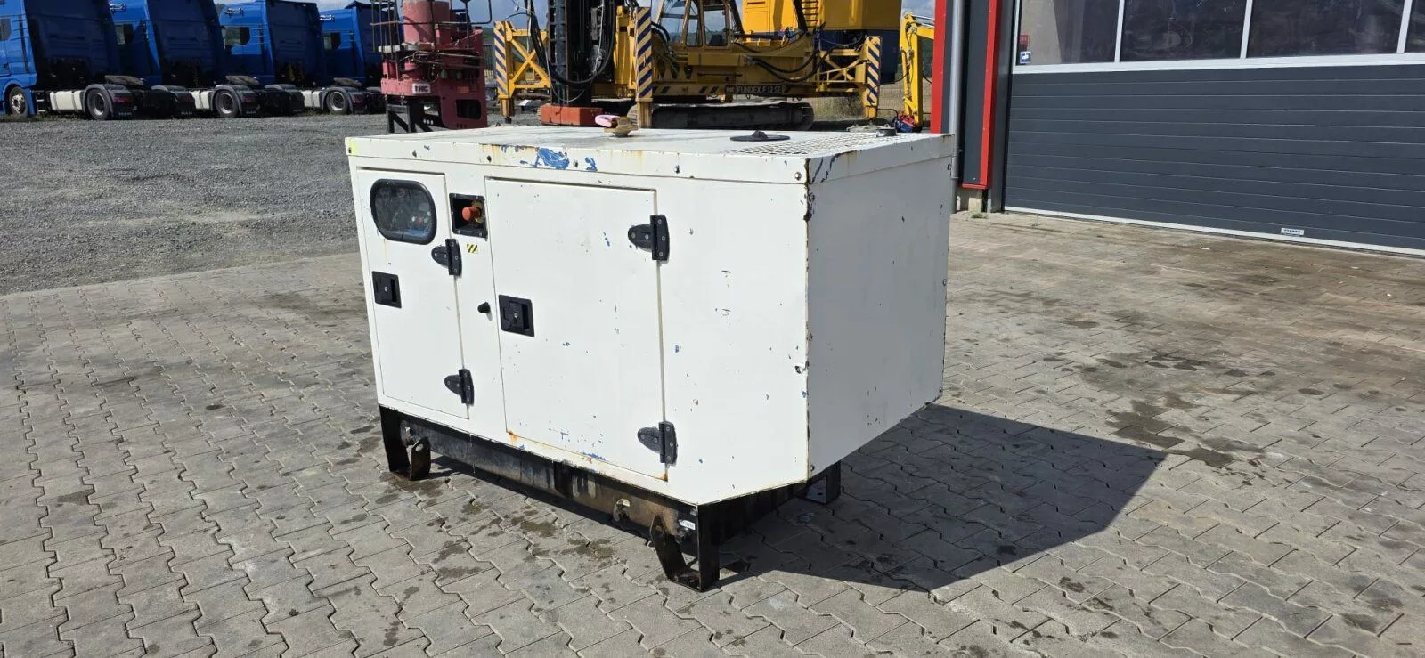 Fahrzeugabbildung Andere Nexics SDMO 15KVA 15000STDE
