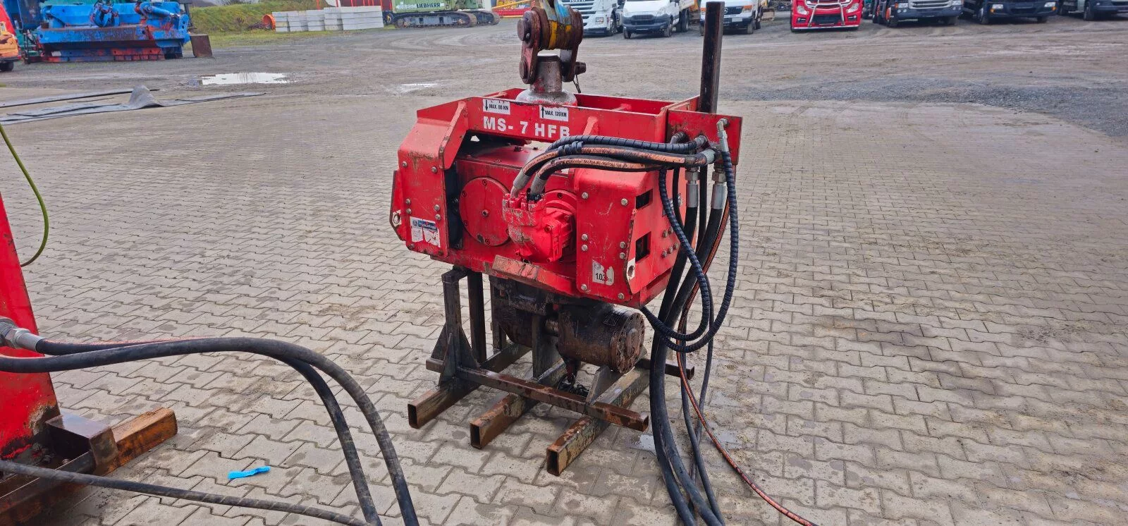 Fahrzeugabbildung Andere Müller MS-7 HFB + Power Pac Freireiter Rüttler