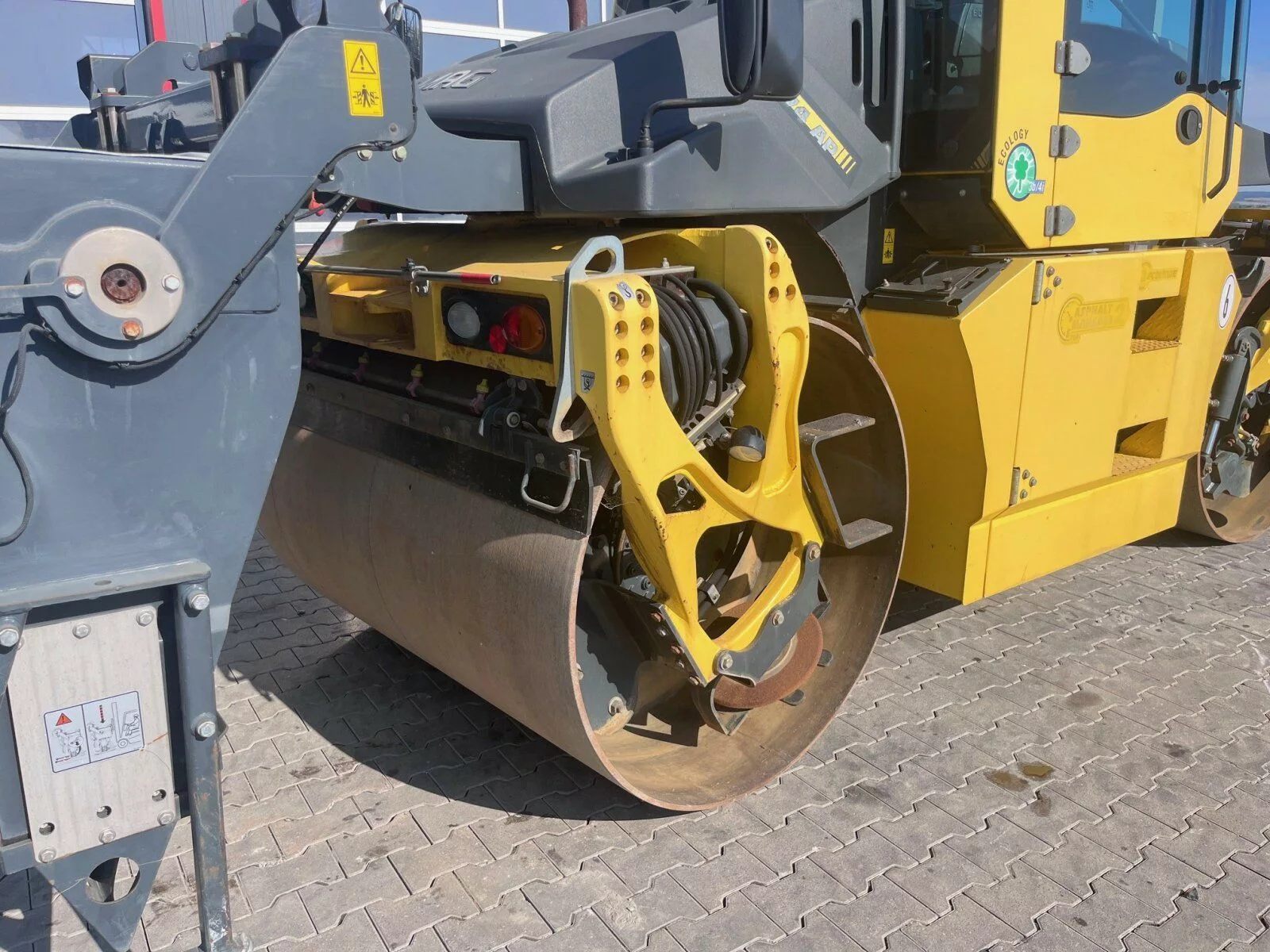 Fahrzeugabbildung BOMAG BW 174 AP-4i AM / TOP ZUSTAND