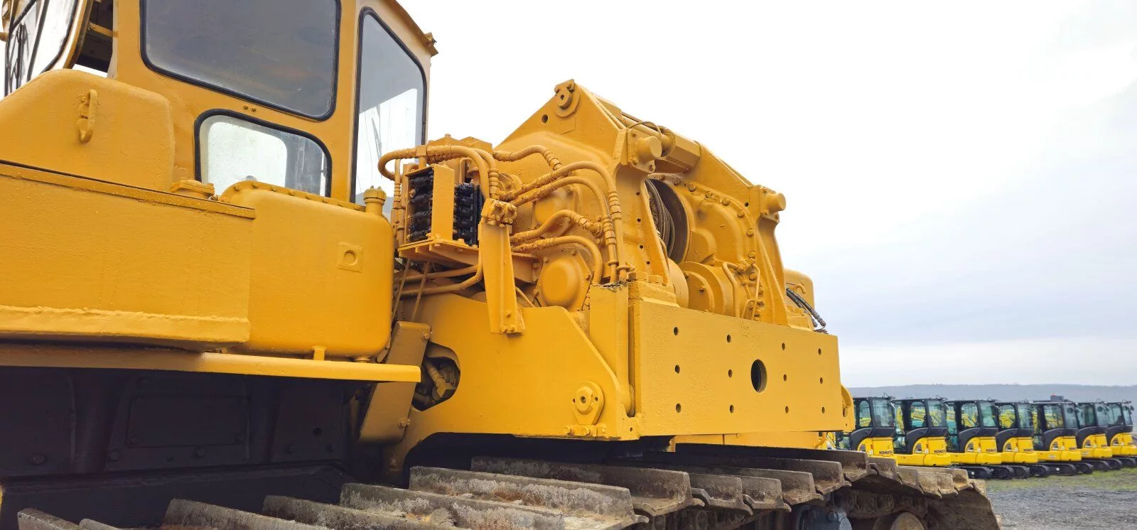 Fahrzeugabbildung Komatsu D355-3 Pipelayer / Rohrleger / 90 ton Hubkraft