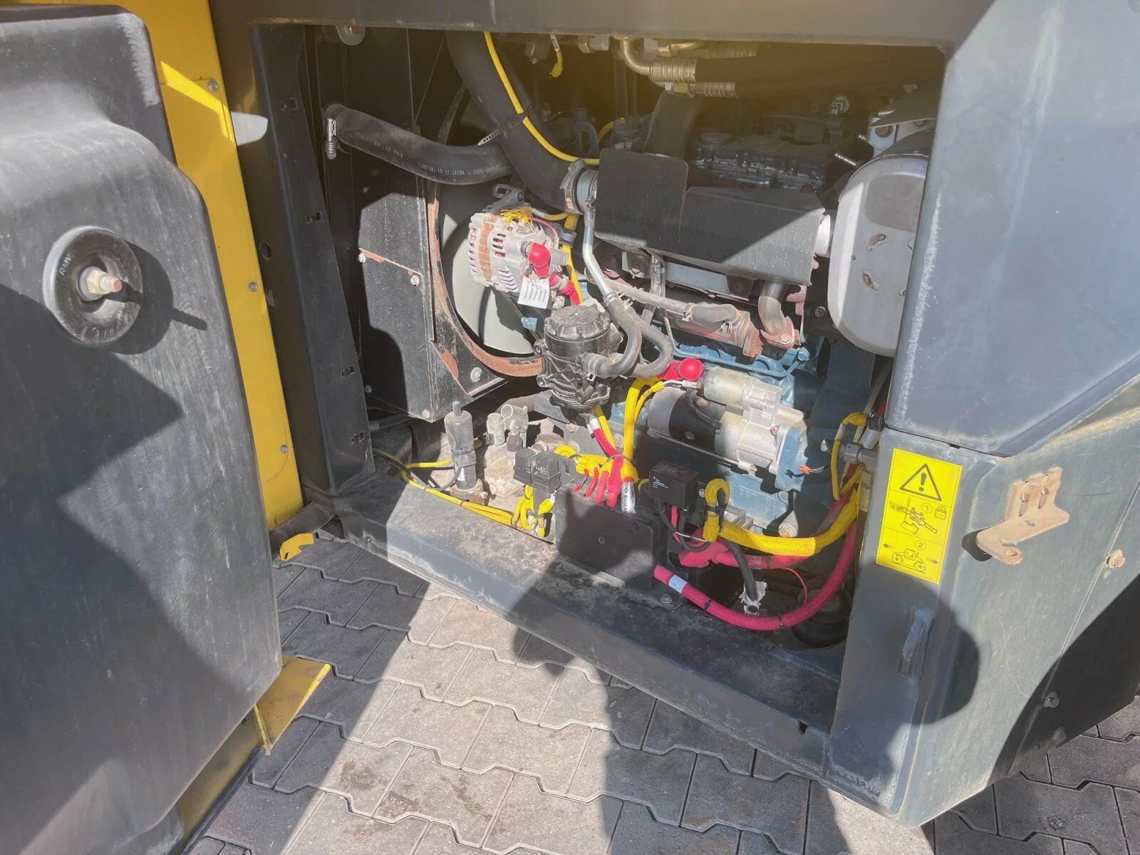 Fahrzeugabbildung BOMAG BW 174 AP-4i AM / TOP ZUSTAND