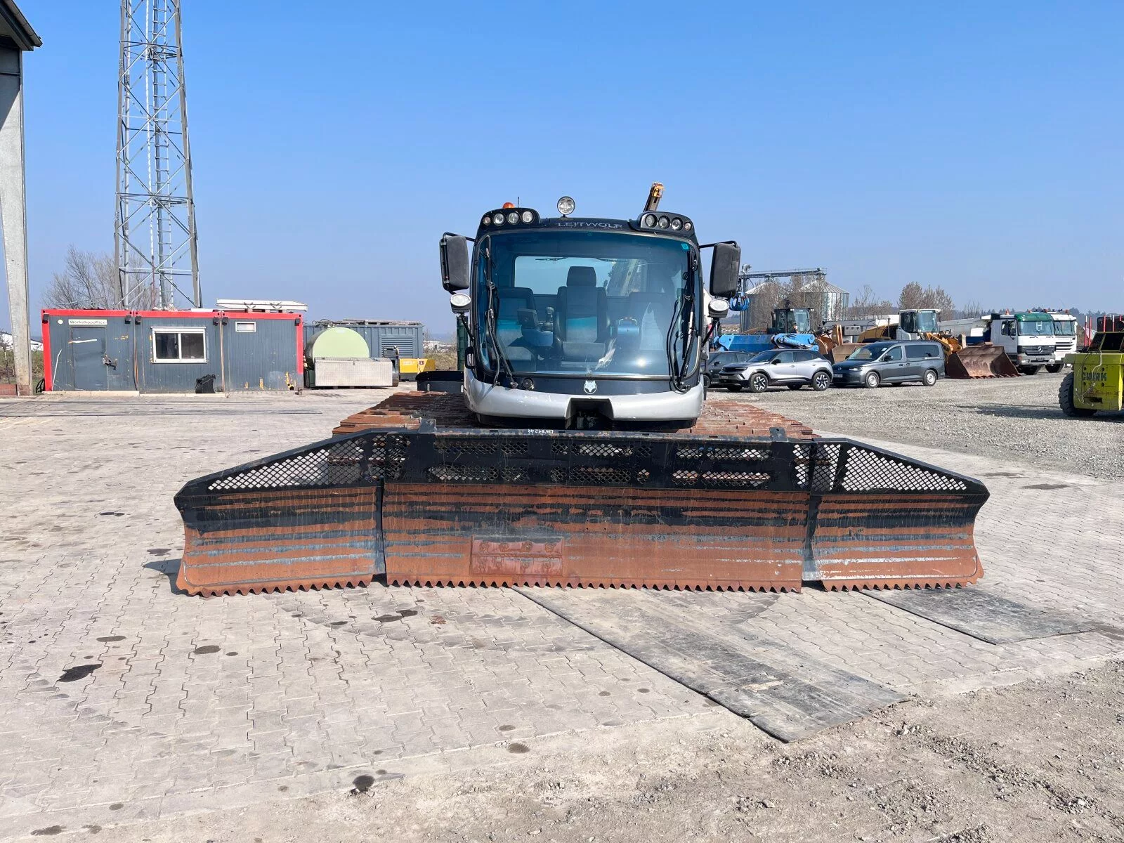 Fahrzeugabbildung Andere Prinoth Leitwolf Pistenbully Schneepiste