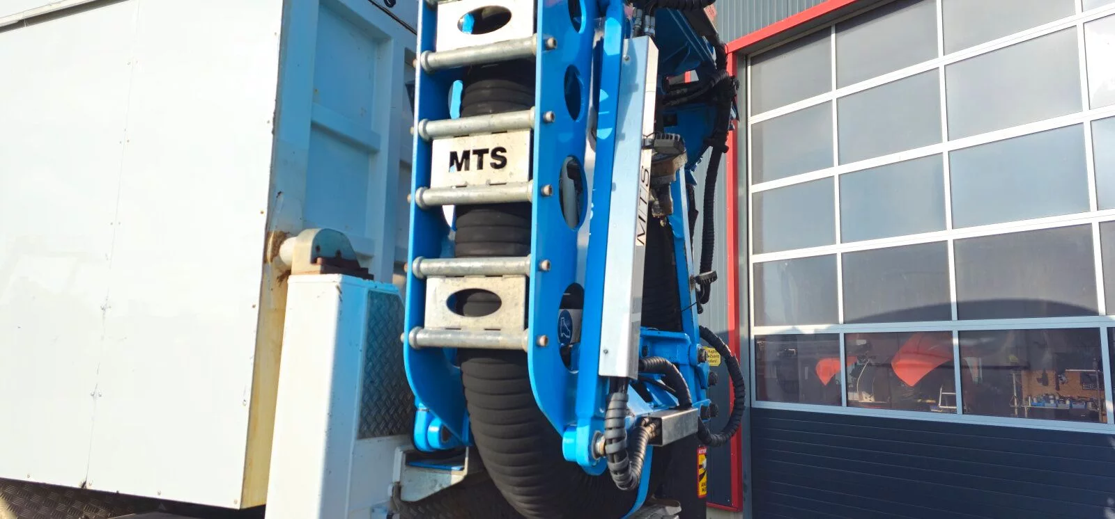 Fahrzeugabbildung Iveco 450 6x4 MTS 3A 11T Saugbagger /Drehantrieb /FUNK