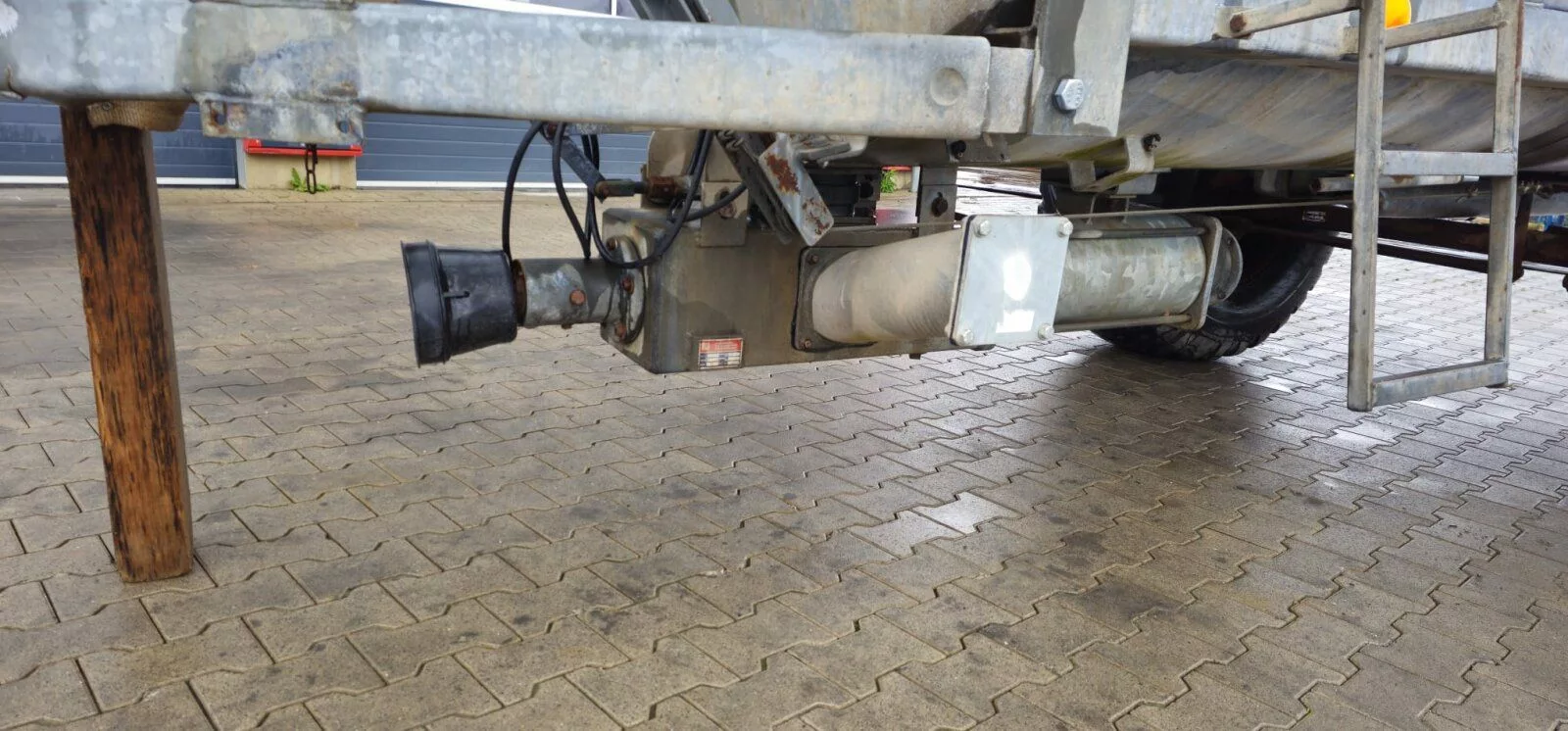 Fahrzeugabbildung Andere PTW 6 Vakuum / Pumpe / Wasser