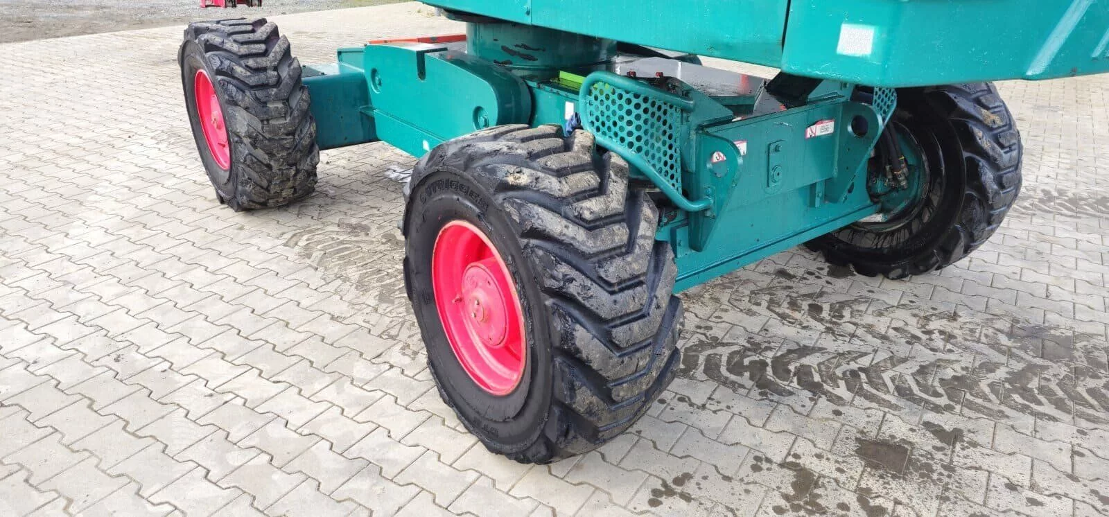 Fahrzeugabbildung Haulotte AICHI SP 18A / Arbeitsbühne H 20 m