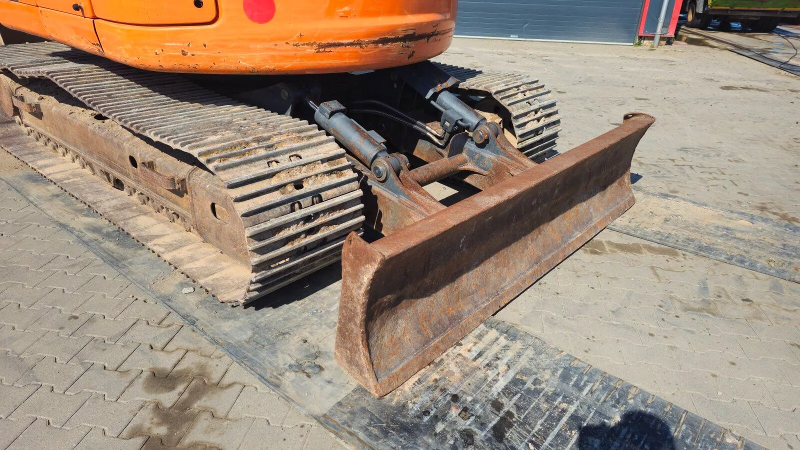 Fahrzeugabbildung Doosan DX140 LCR-3 / Lehnhoff Aufnahme / Löffel