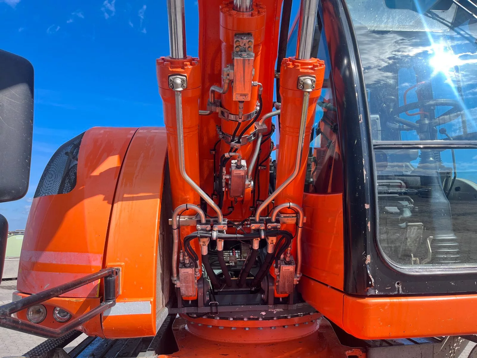 Fahrzeugabbildung Liebherr A 918 Compact