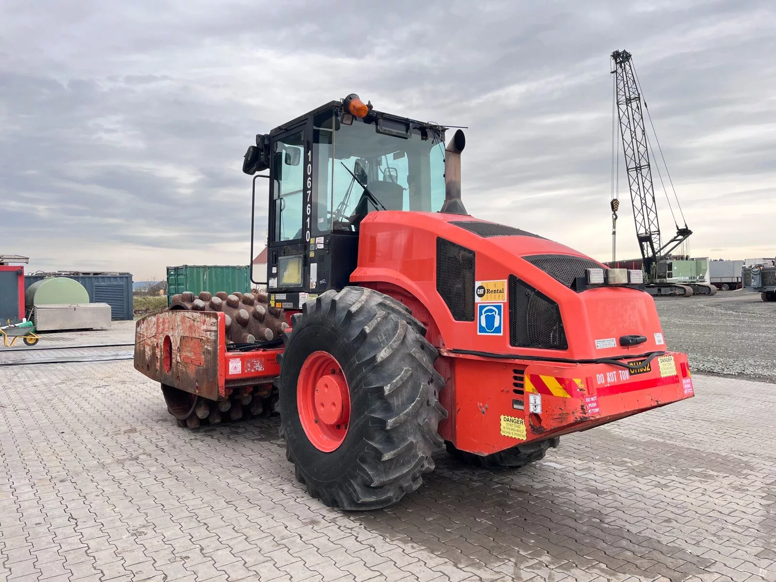 Fahrzeugabbildung CAT CP 74 Walzenzug / CS