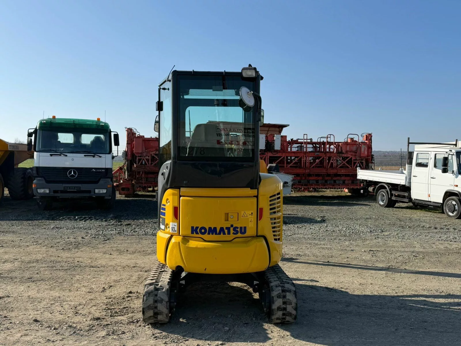 Fahrzeugabbildung Komatsu PC 24 MR-5 Minibagger