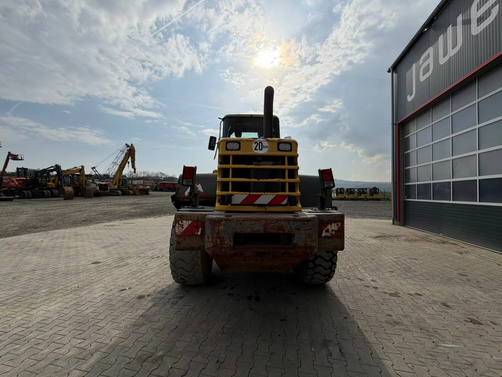 Fahrzeugabbildung Komatsu WA 320-3H / 4 in 1 Schaufel