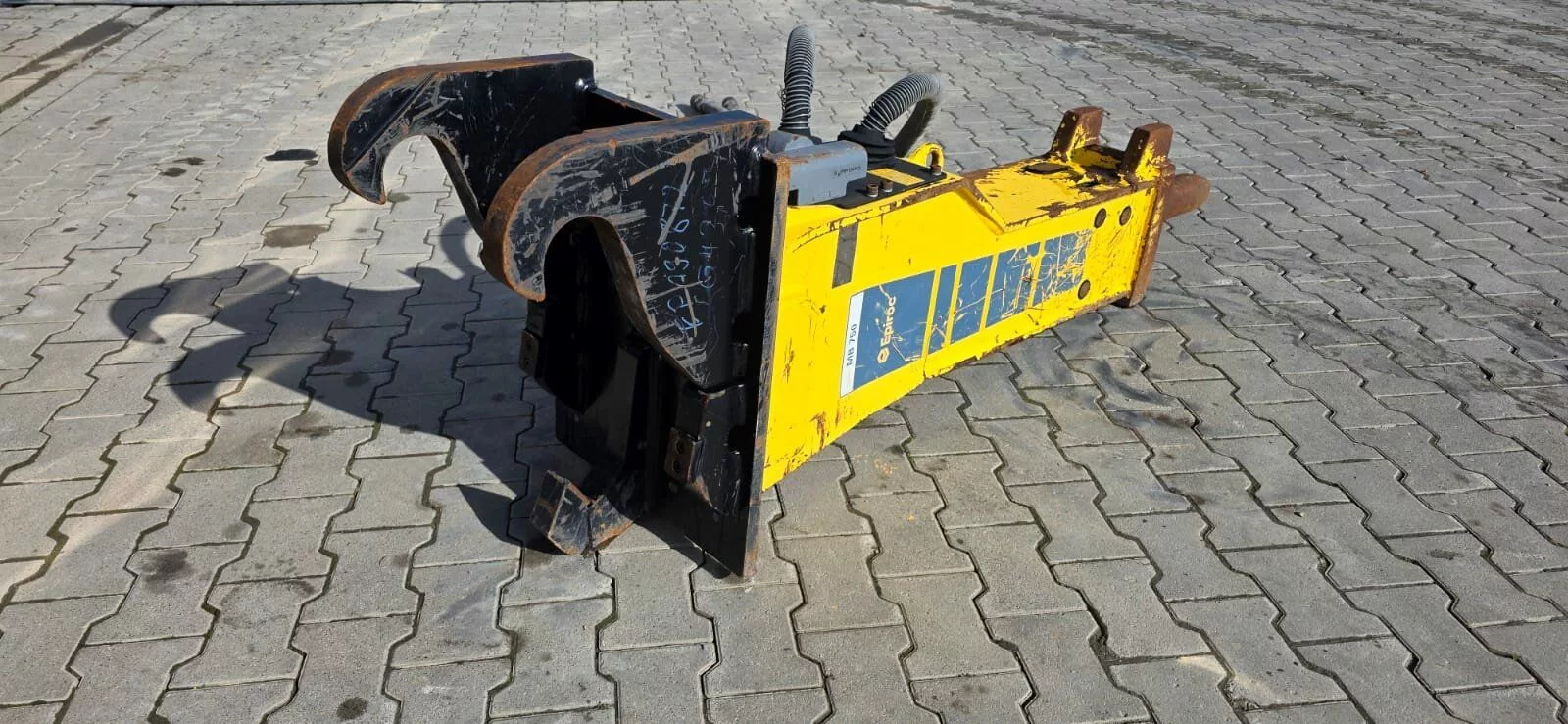 Fahrzeugabbildung Liebherr Atlas Copco - Epiroc MB 750 Abbruchhammer