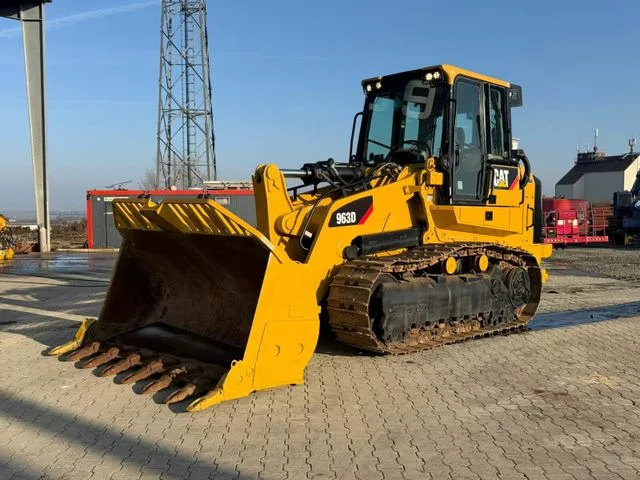 Fahrzeugabbildung CAT 963D Laderaupe / Schutz Belüftung