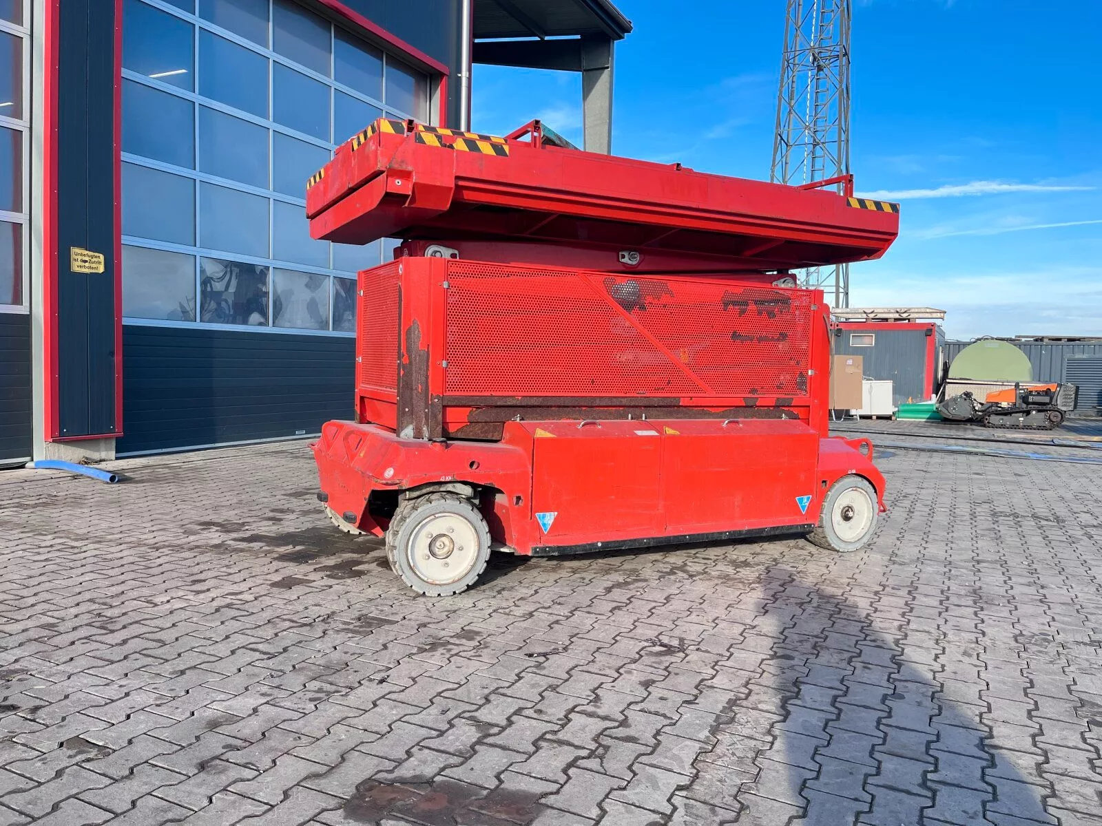 Fahrzeugabbildung Haulotte PB S151-16 E / 15,3 Meter / Akku / UVV