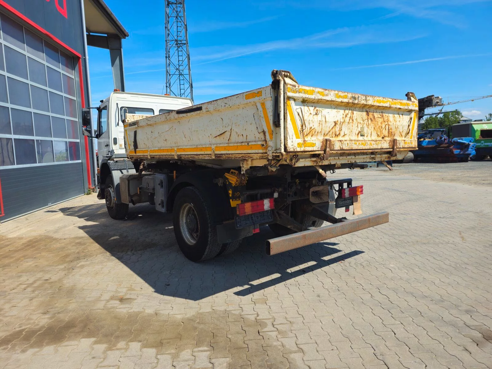 Fahrzeugabbildung Mercedes-Benz 1829 K AXOR Meiller Kipper / Krananbau möglich