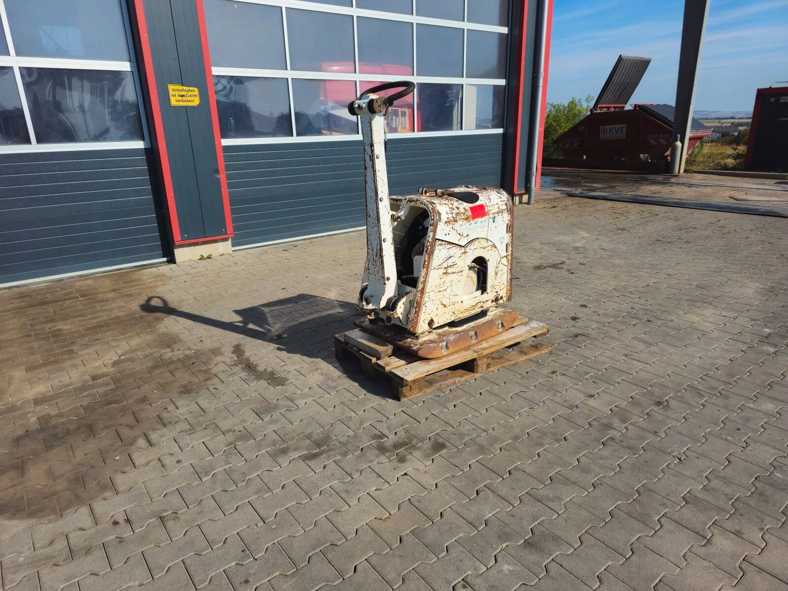 Fahrzeugabbildung Weber CR 8 / Rüttelplatte