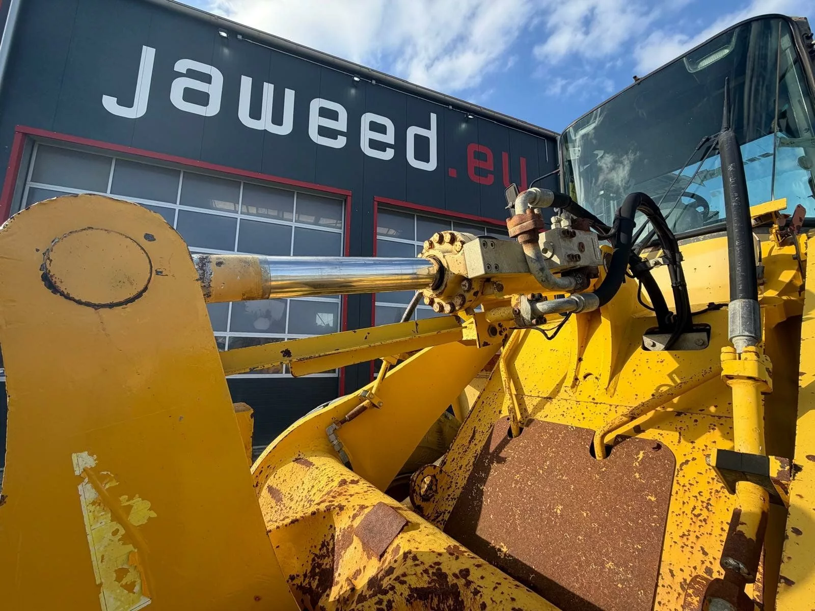 Fahrzeugabbildung Komatsu WA 320-3H / 4 in 1 Schaufel