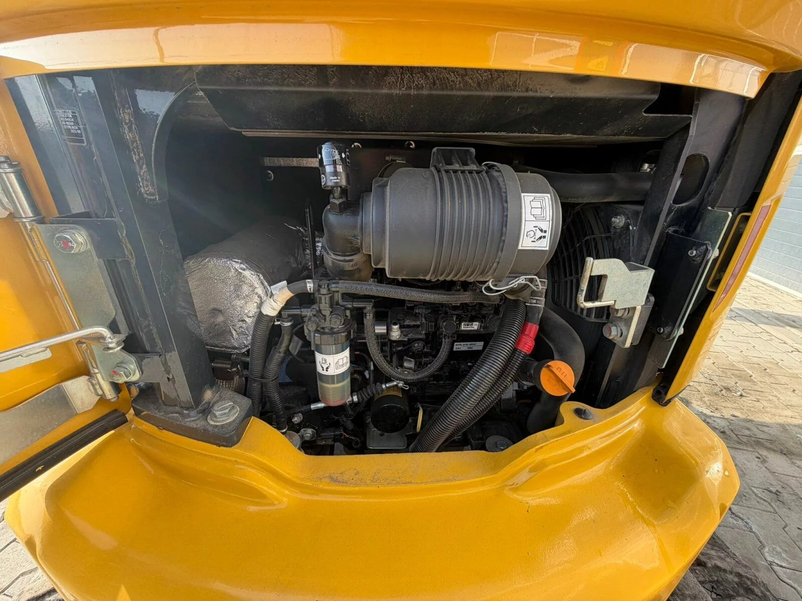 Fahrzeugabbildung Komatsu PC 24 MR-5 (487h) Minibagger