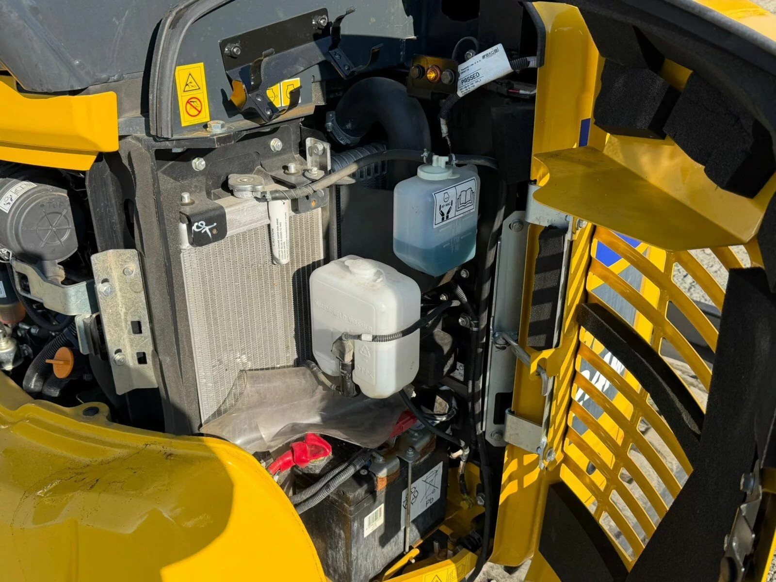 Fahrzeugabbildung Komatsu PC 24 MR-5 Minibagger