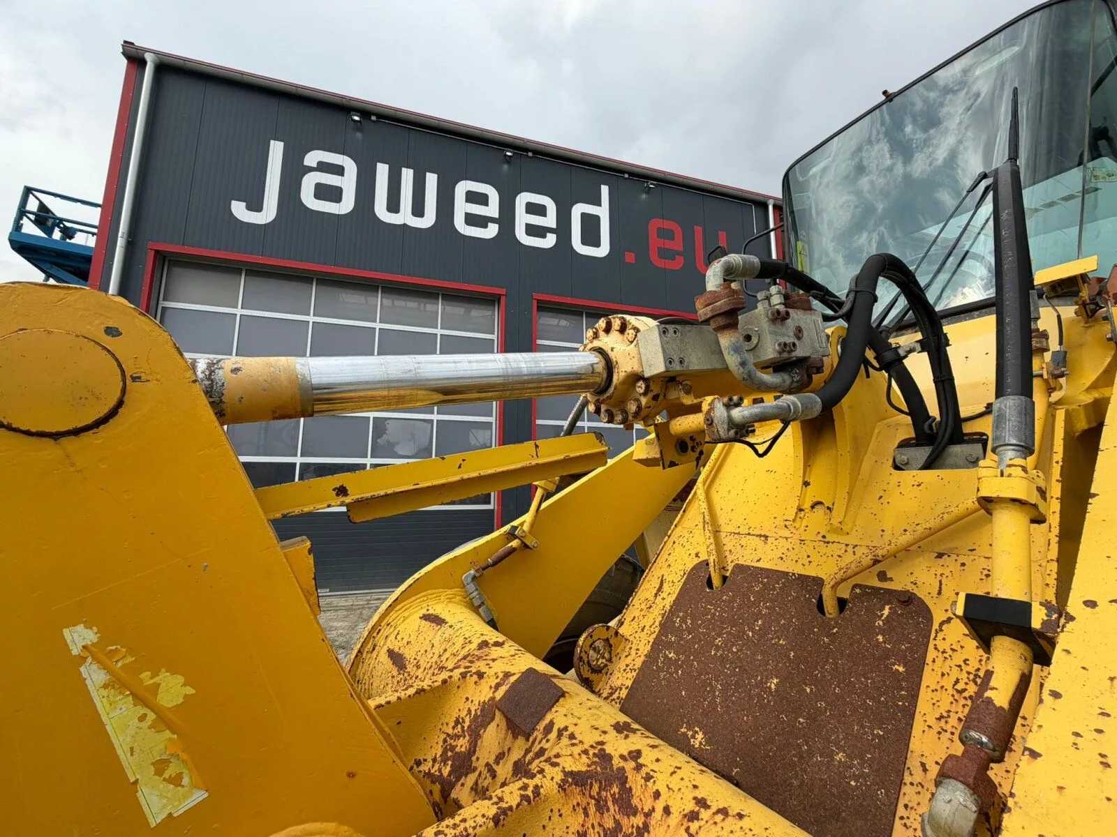 Fahrzeugabbildung Komatsu WA 320-3H / 4 in 1 Schaufel