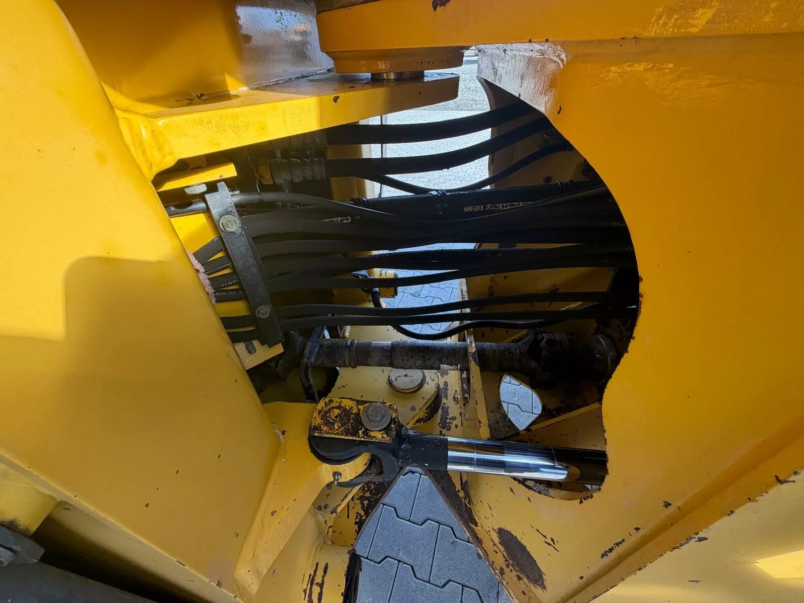 Fahrzeugabbildung Komatsu WA 320-3H / 4 in 1 Schaufel