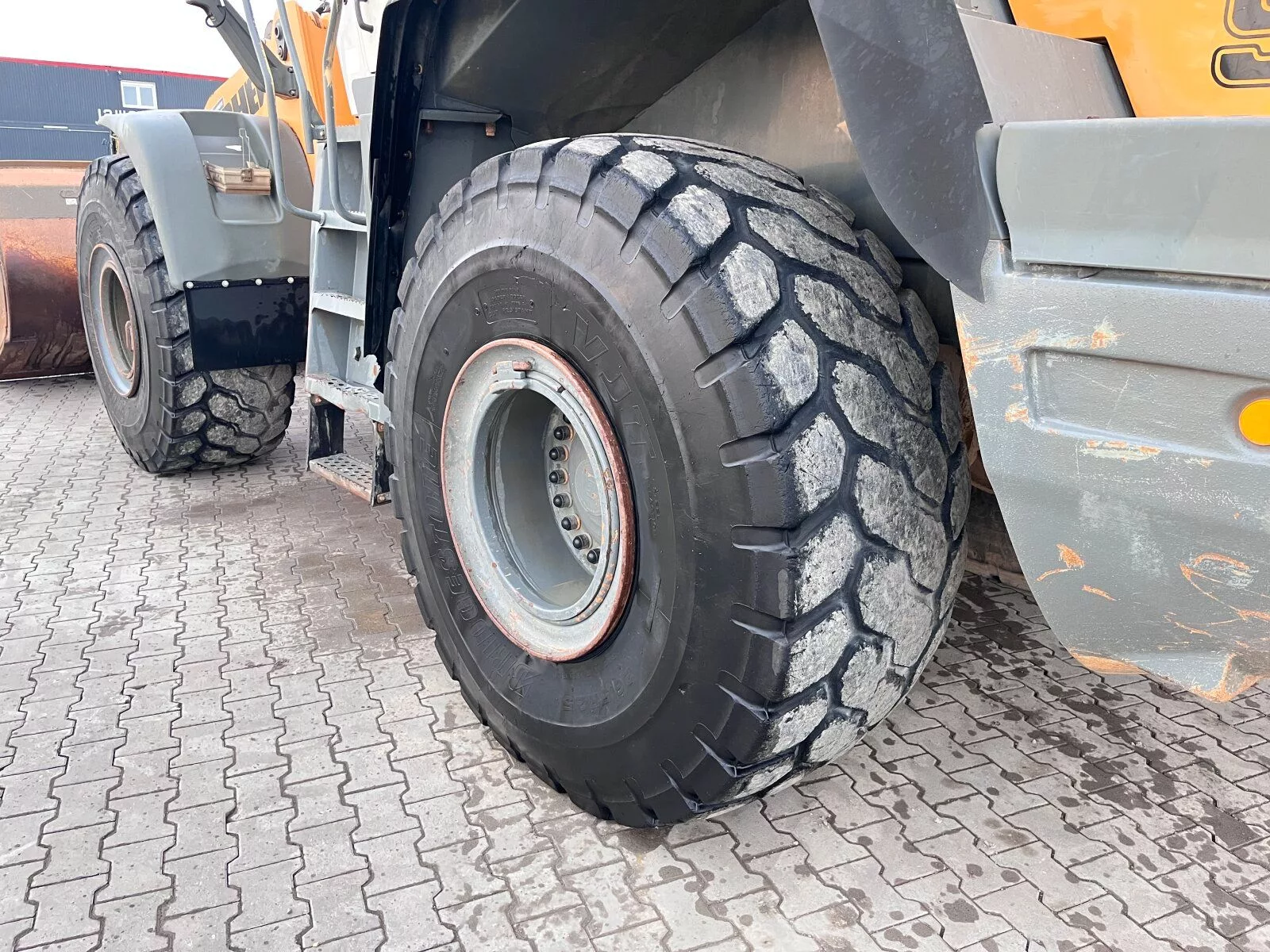 Fahrzeugabbildung Liebherr L 576 / 4x4 / Schaufel / 1. Hand