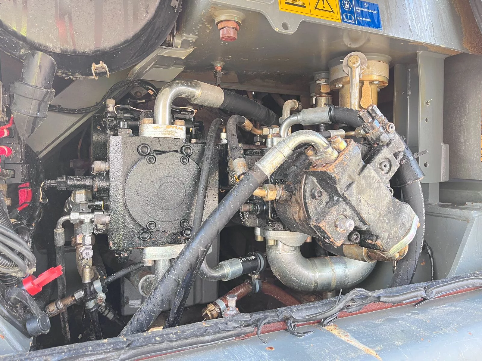 Fahrzeugabbildung Liebherr L 566 / 4x4 / Waage