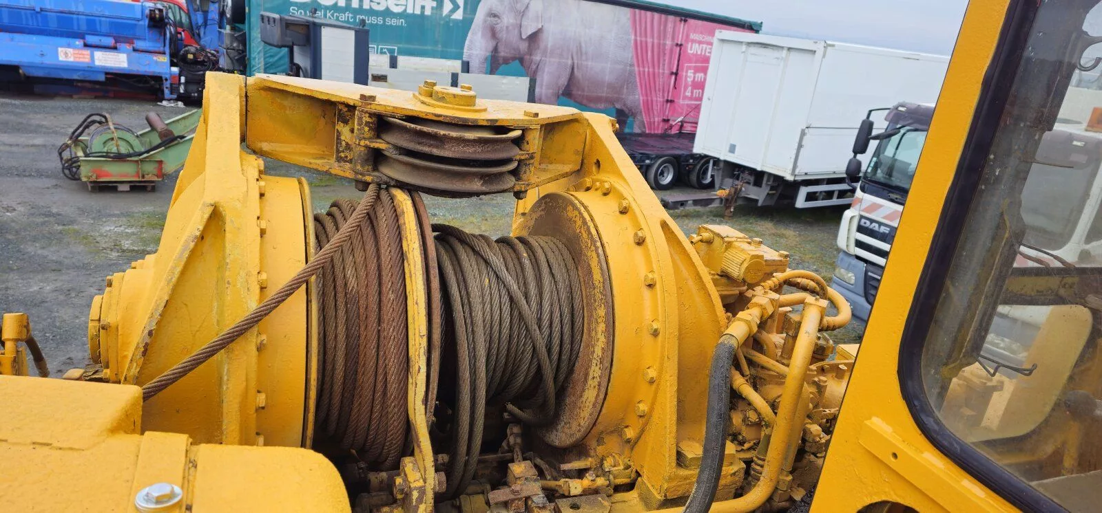 Fahrzeugabbildung Komatsu D355-3 Pipelayer / Rohrleger / 90 ton Hubkraft