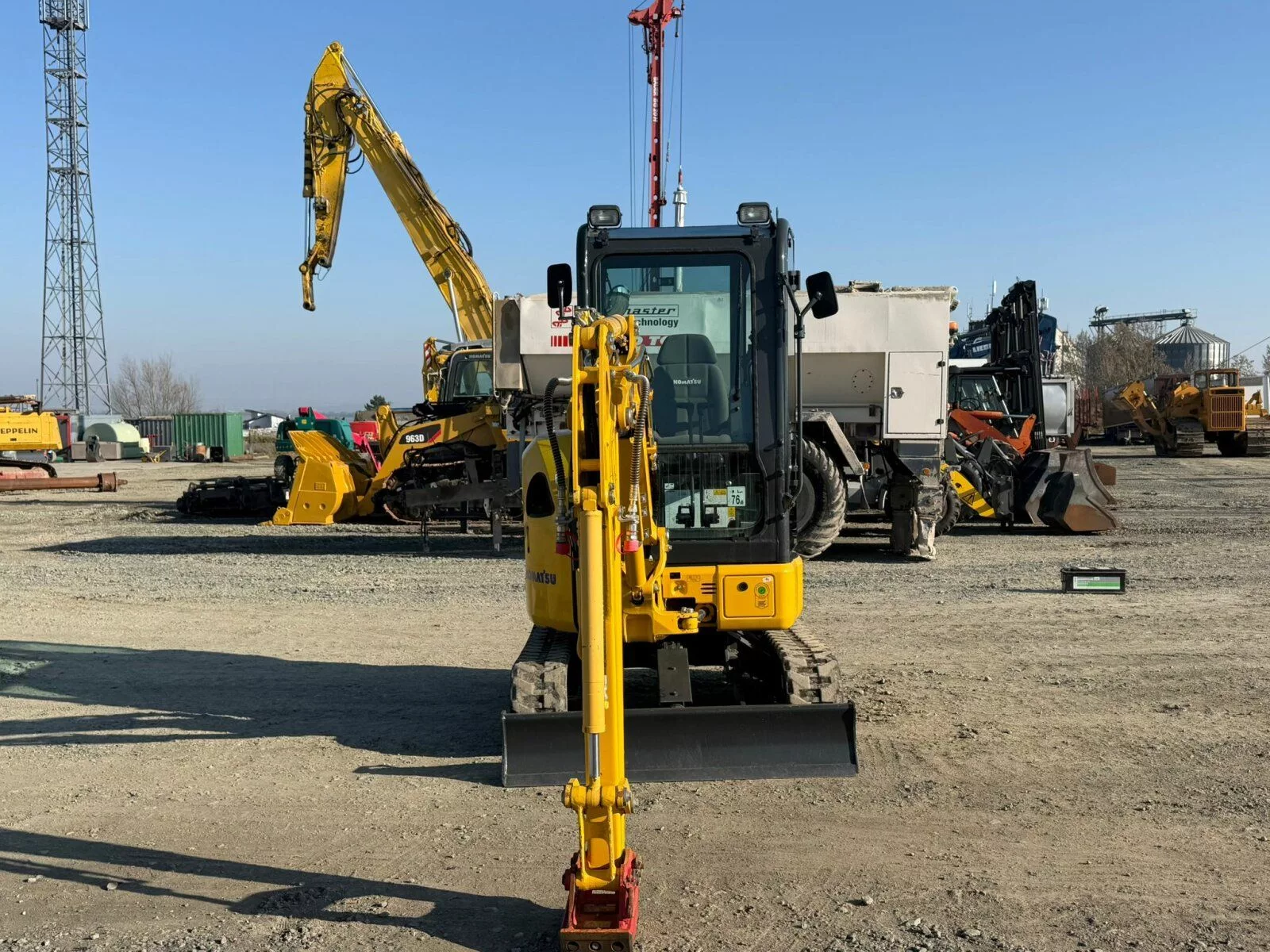 Fahrzeugabbildung Komatsu PC 24 MR-5 Minibagger