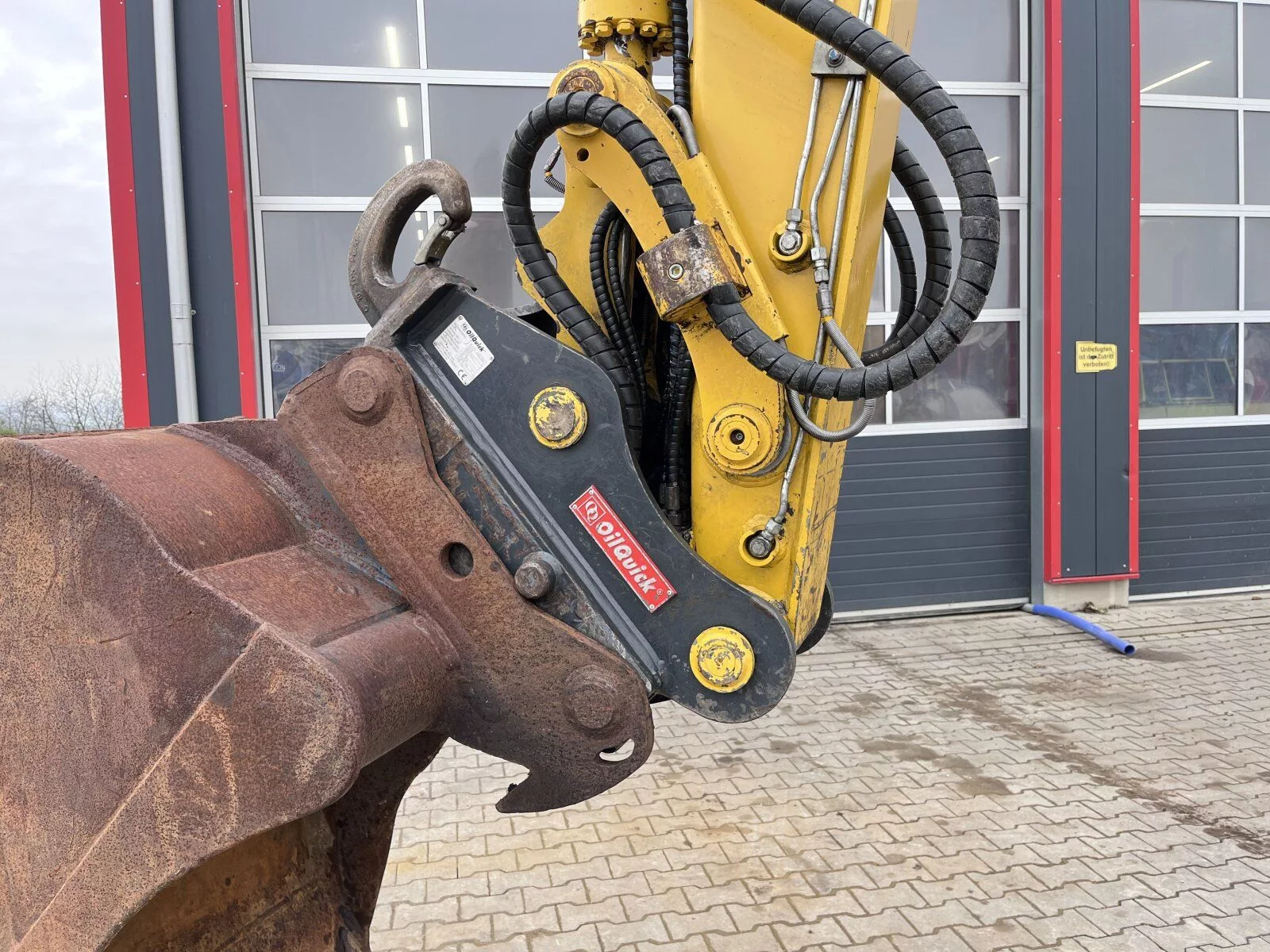 Fahrzeugabbildung Komatsu PW 160-11 Straßenzulassung + Anhängerkupplung