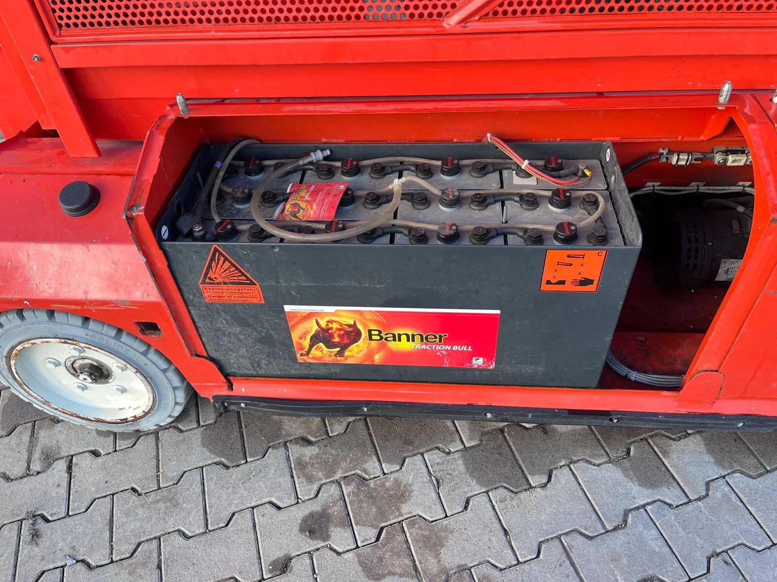 Fahrzeugabbildung Haulotte PB S151-16 E / 15,3 Meter / Akku / UVV