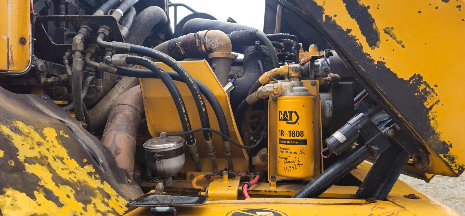 Fahrzeugabbildung CAT 730 6x6 DUMPER / Tunnel