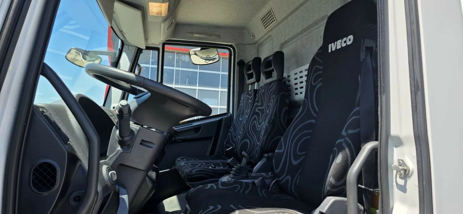 Fahrzeugabbildung Iveco 120 E 25 / ex BUNDESWEHR / 51 tkm / TOP ZUSTAND