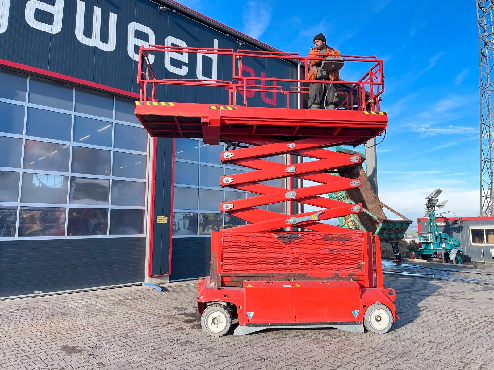 Fahrzeugabbildung Haulotte PB S151-16 E / 15,3 Meter / Akku / UVV