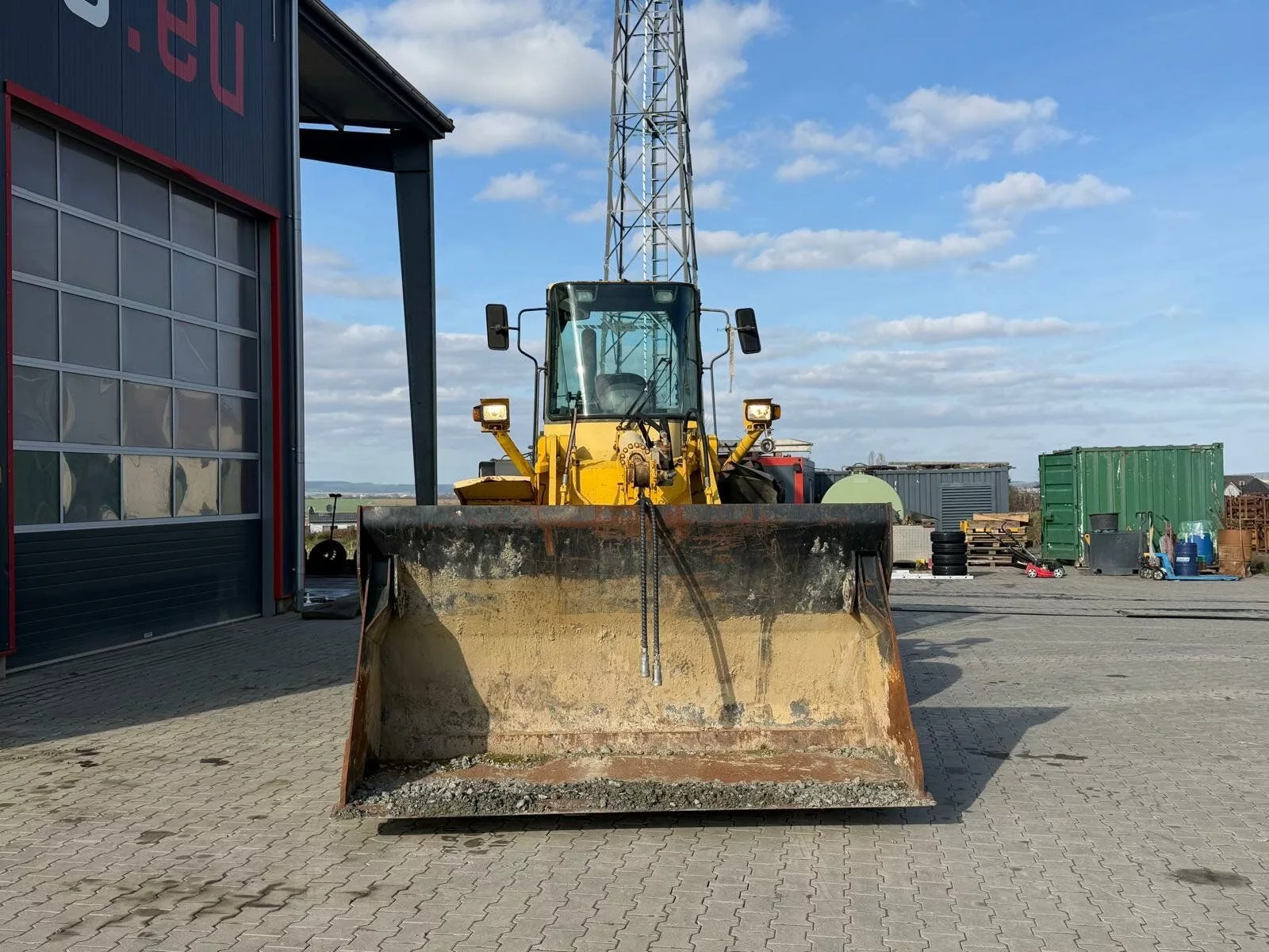 Fahrzeugabbildung Komatsu WA 320-3H / 4 in 1 Schaufel