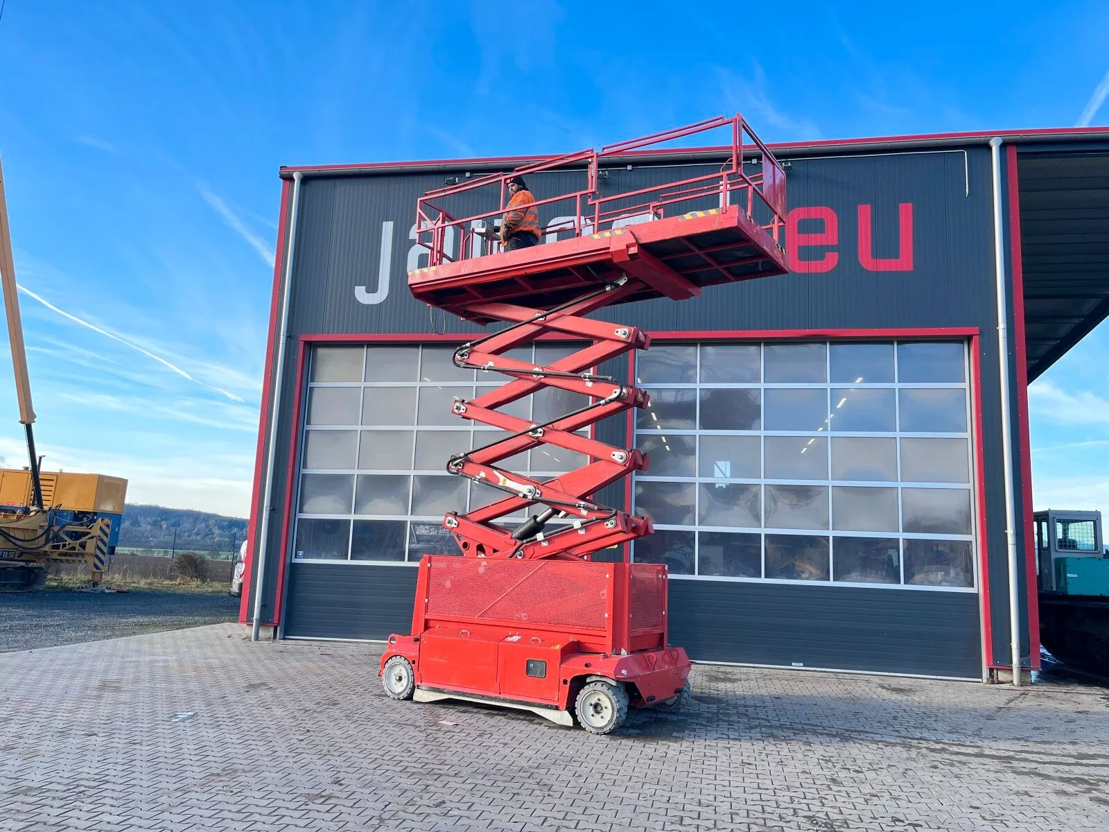 Fahrzeugabbildung Haulotte PB S151-16 E / 15,3 Meter / Akku / UVV