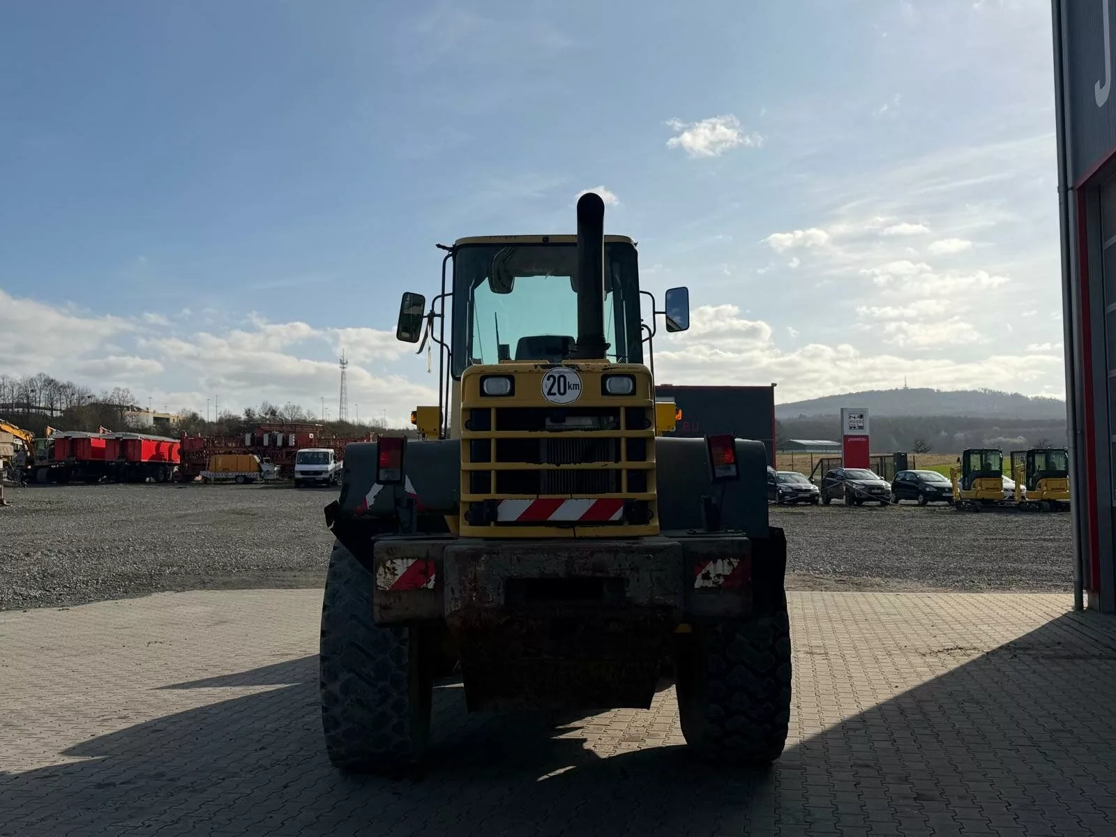Fahrzeugabbildung Komatsu WA 320-3H / 4 in 1 Schaufel