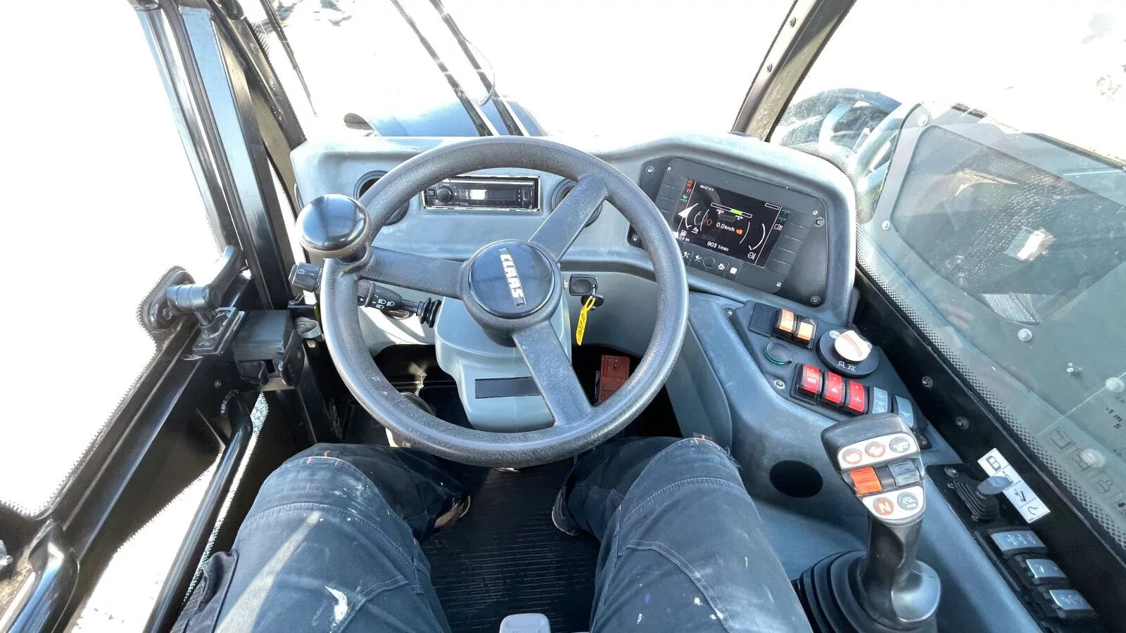 Fahrzeugabbildung Andere Claas Scorpion 741 / Liebherr / 7 m / 4 to