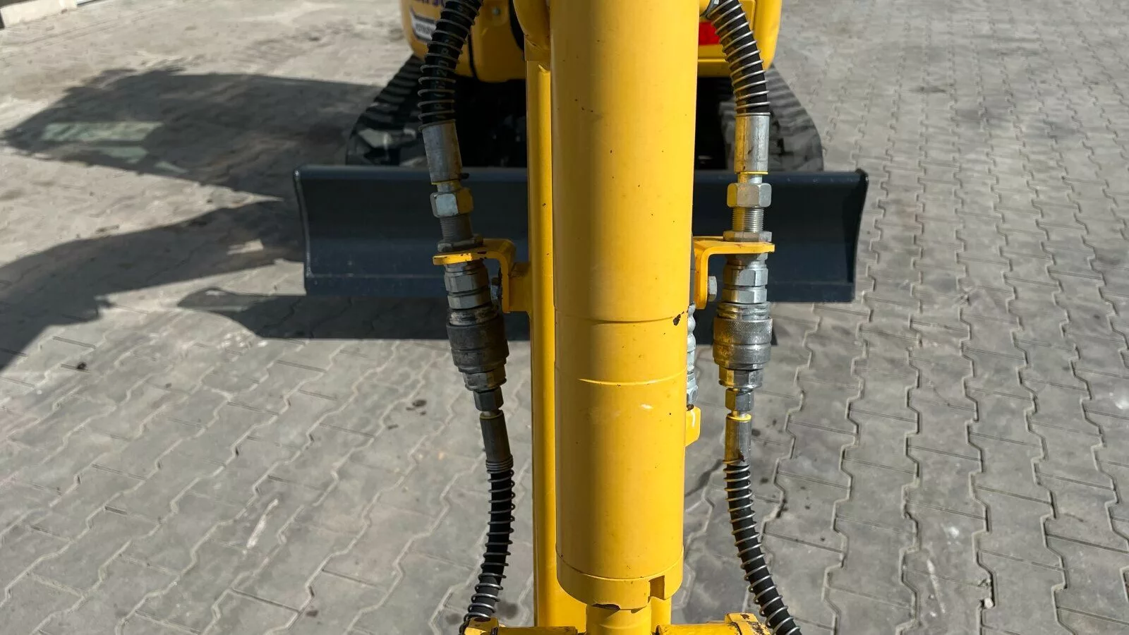 Fahrzeugabbildung Komatsu PC 26 MR-5 Minibagger (693 hrs)