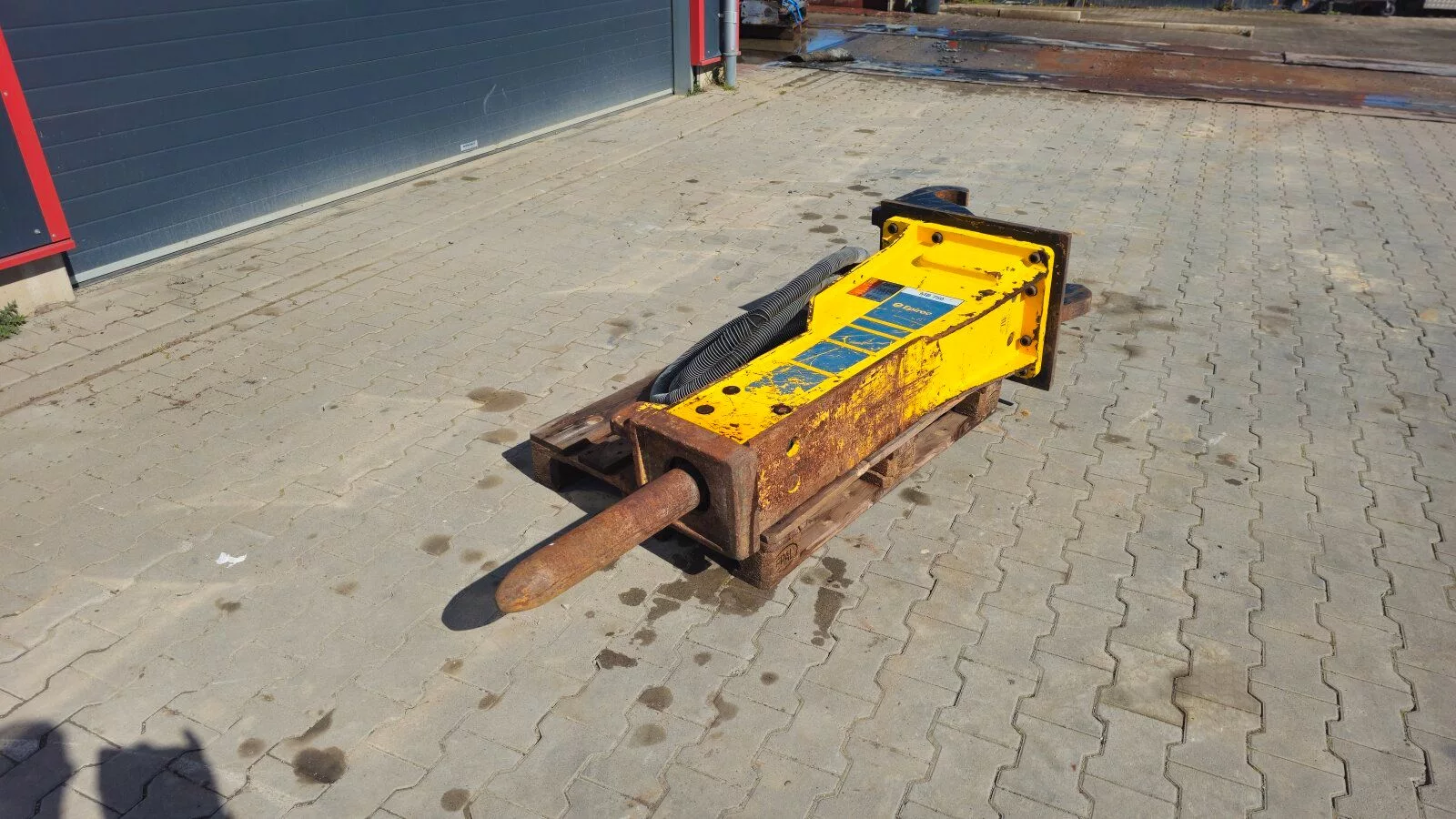 Fahrzeugabbildung Liebherr Atlas Copco - Epiroc MB 750 Abbruchhammer