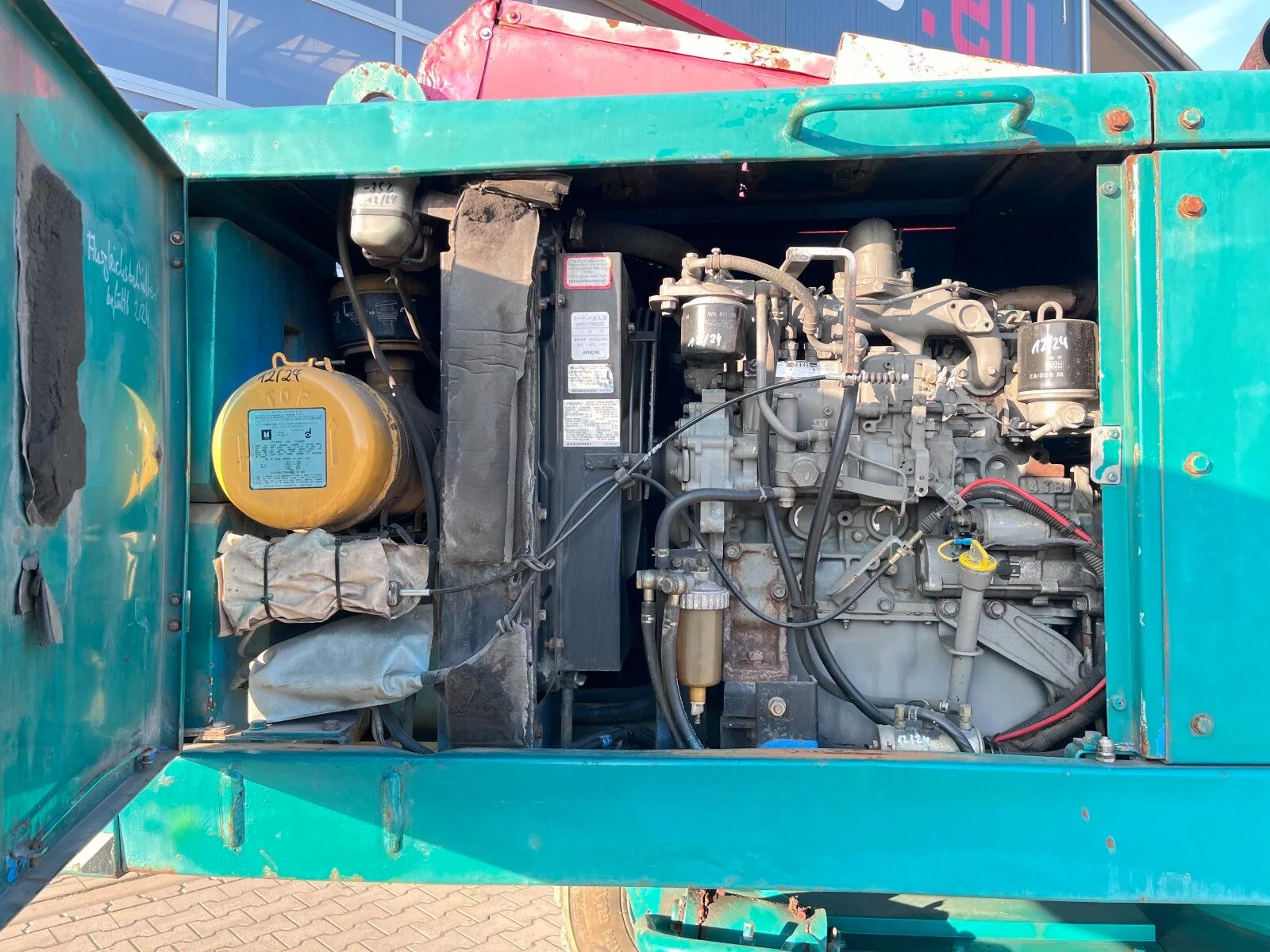 Fahrzeugabbildung Haulotte AICHI SP 21 A / Arbeitshlöhe: 23 meter / UVV