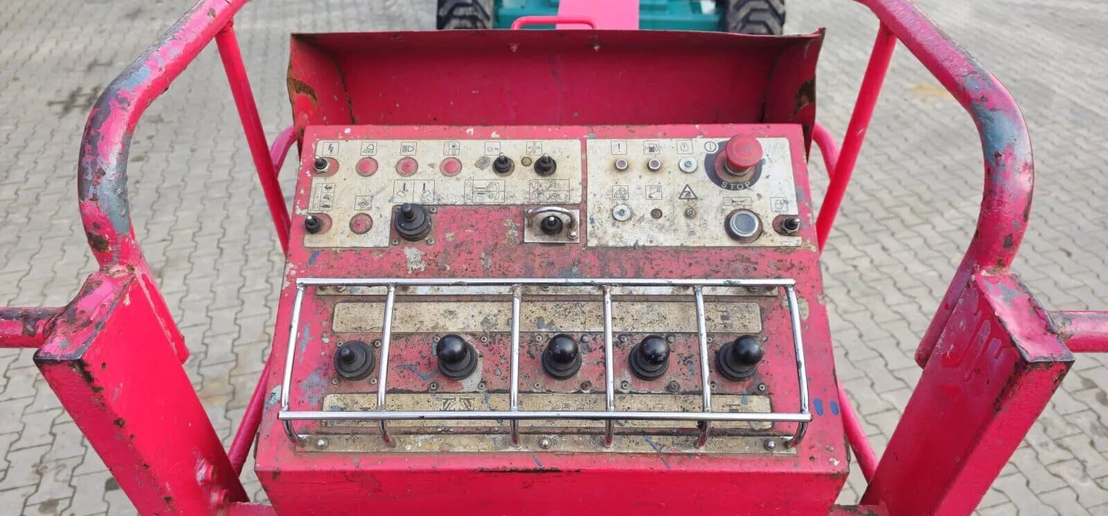 Fahrzeugabbildung Haulotte AICHI SP 18A / Arbeitsbühne H 20 m